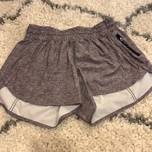 Lululemon Tracker 4 in Short in Grey